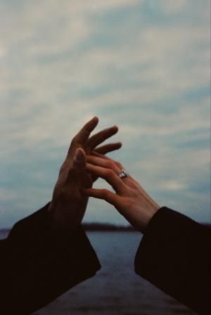 Qua Những Mùa Quên Nhớ